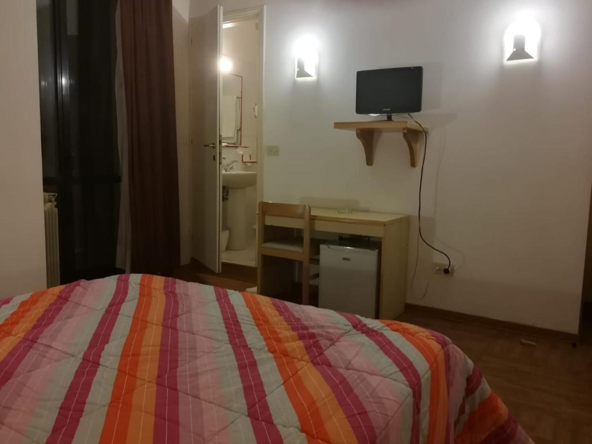 Hotel Centrale Chiusi Eksteriør bilde