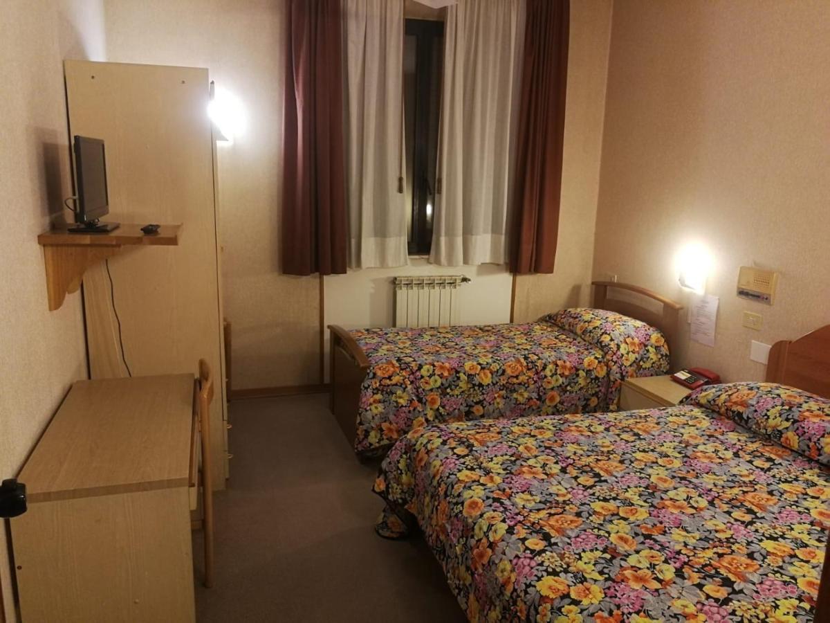 Hotel Centrale Chiusi Eksteriør bilde